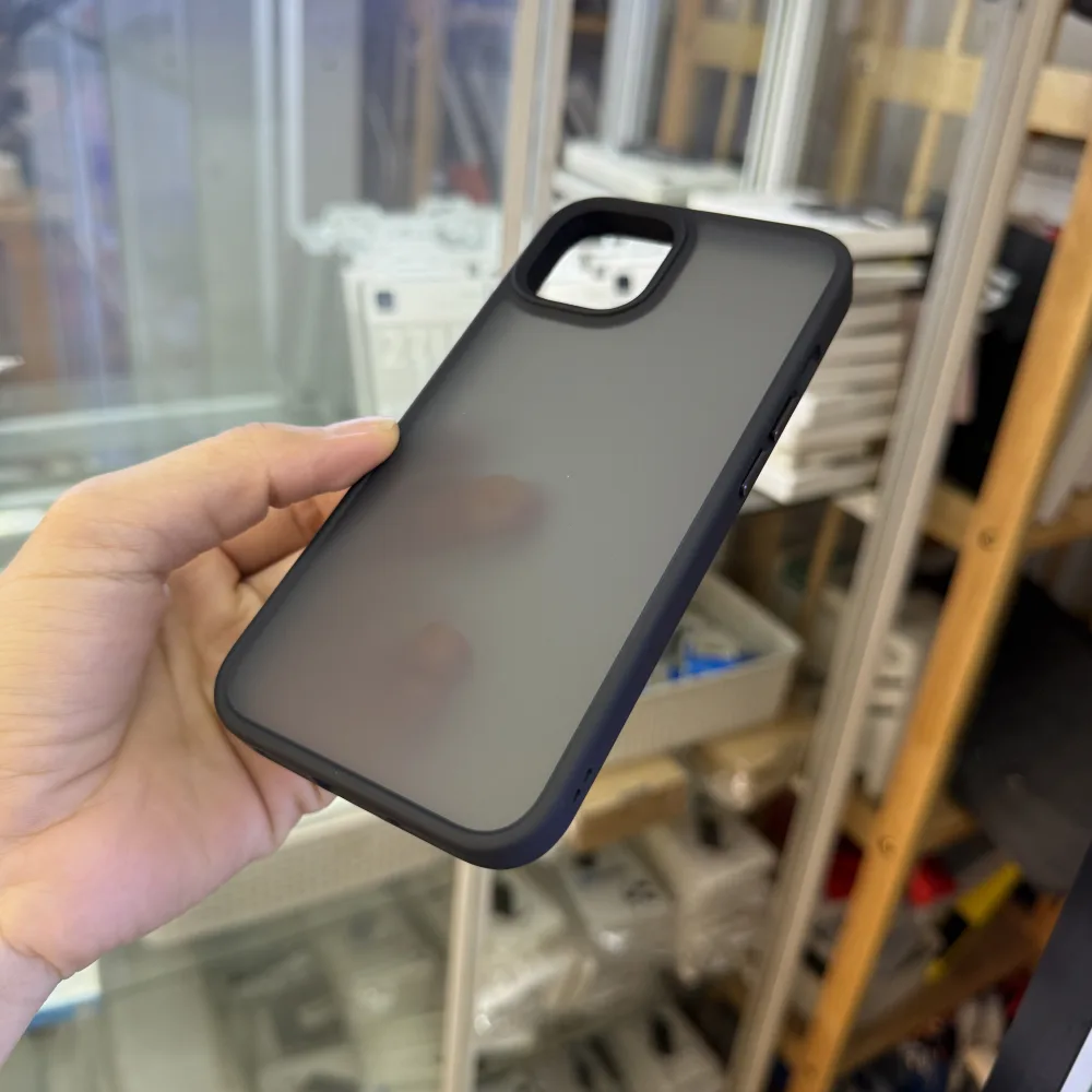 Ốp lưng iPhone 13 Likgus nhám viền màu